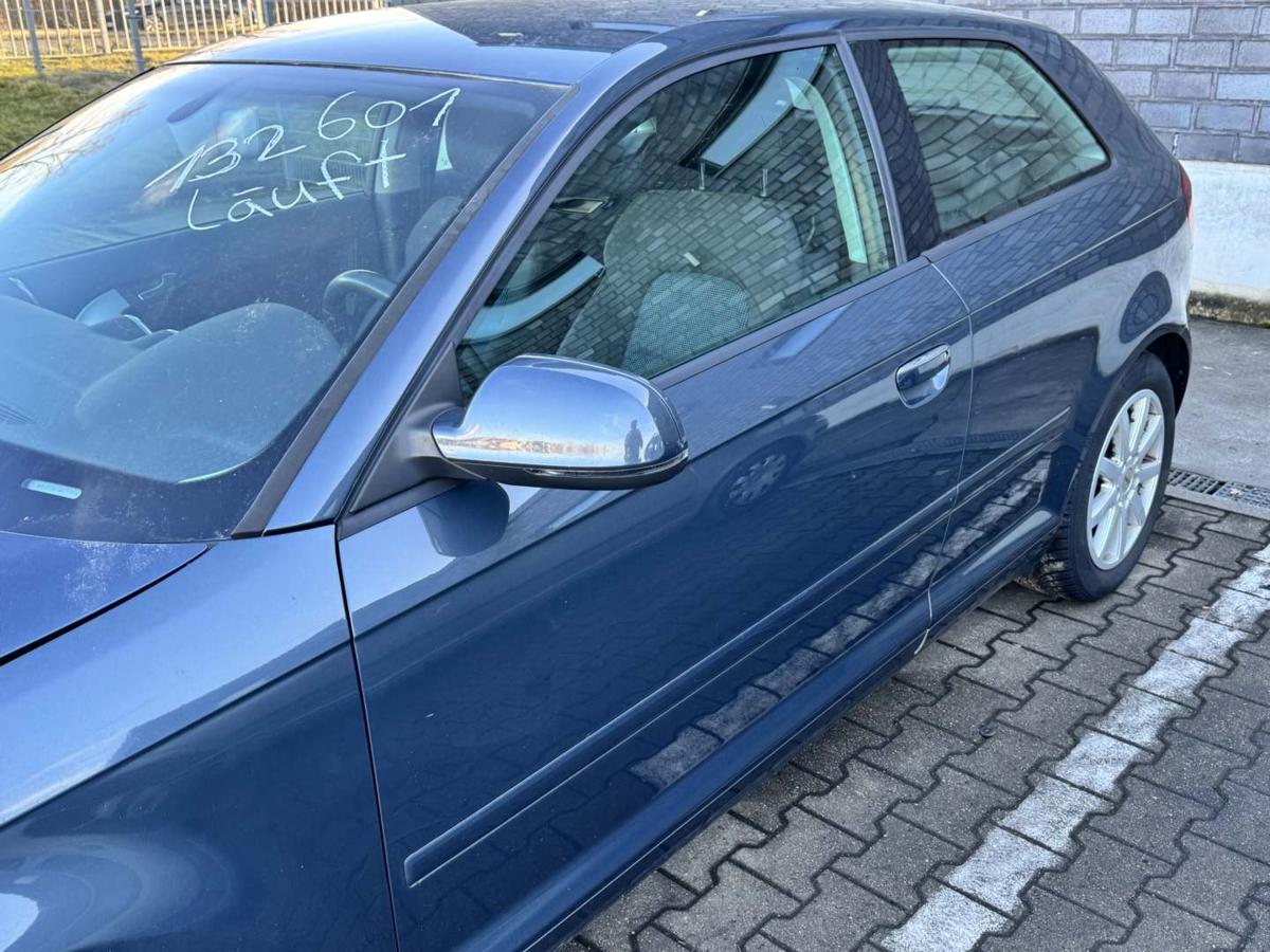 Audi A3 8P original T&uuml;r vorn links LZ7H Meteorgrau 3-T&uuml;rer Rohbau Bj.2011